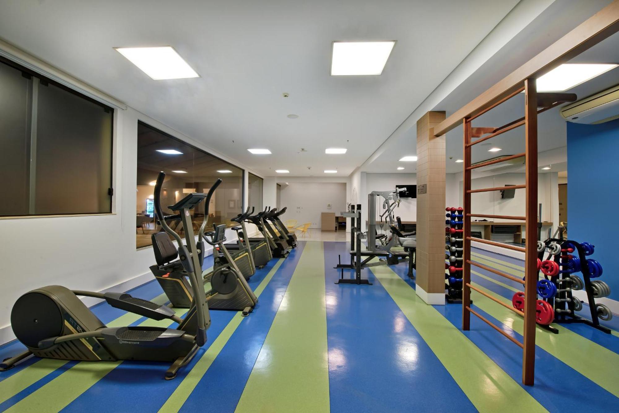 Hotel Mont Blanc Premium ريبيراو بريتو المظهر الخارجي الصورة The gym at the hotel