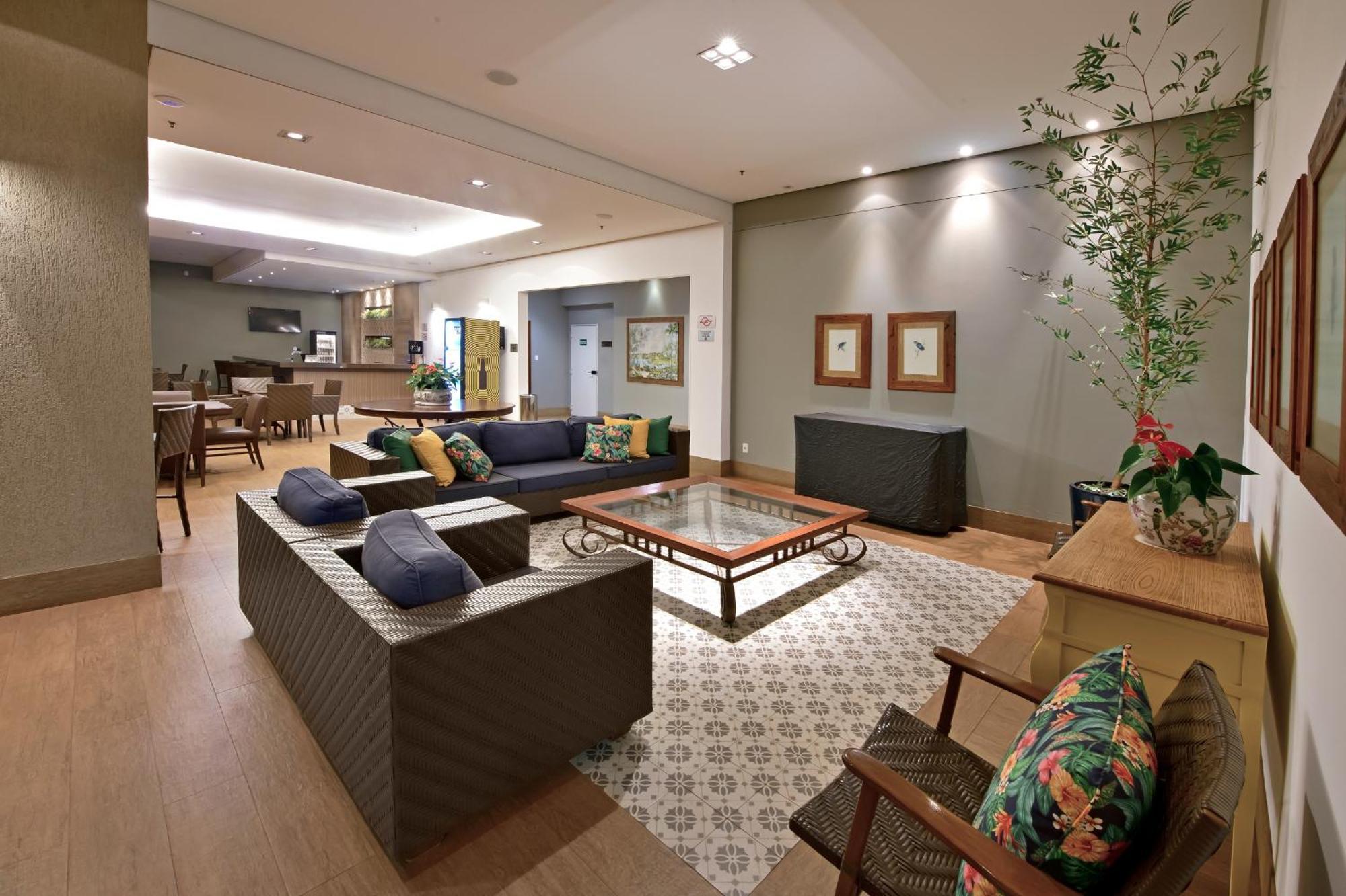 Hotel Mont Blanc Premium ريبيراو بريتو المظهر الخارجي الصورة A living room