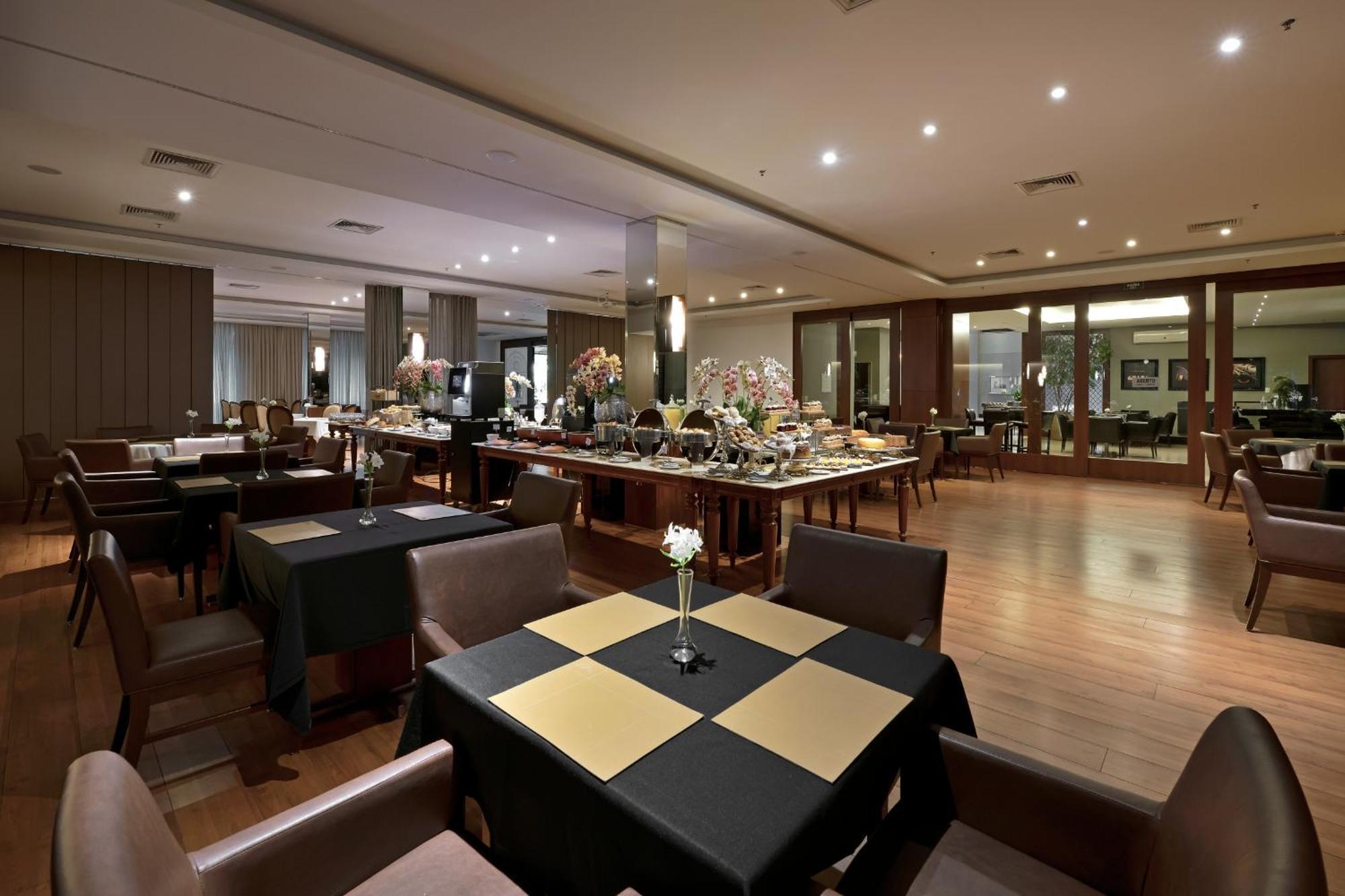 Hotel Mont Blanc Premium ريبيراو بريتو المظهر الخارجي الصورة The Royal Wing Suites and Spa