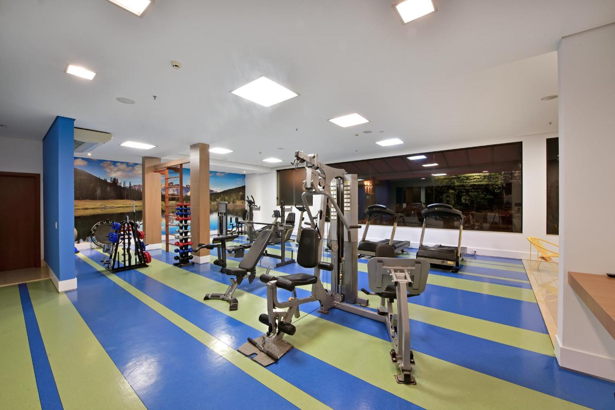 Hotel Mont Blanc Premium ريبيراو بريتو المظهر الخارجي الصورة The gym at the hotel