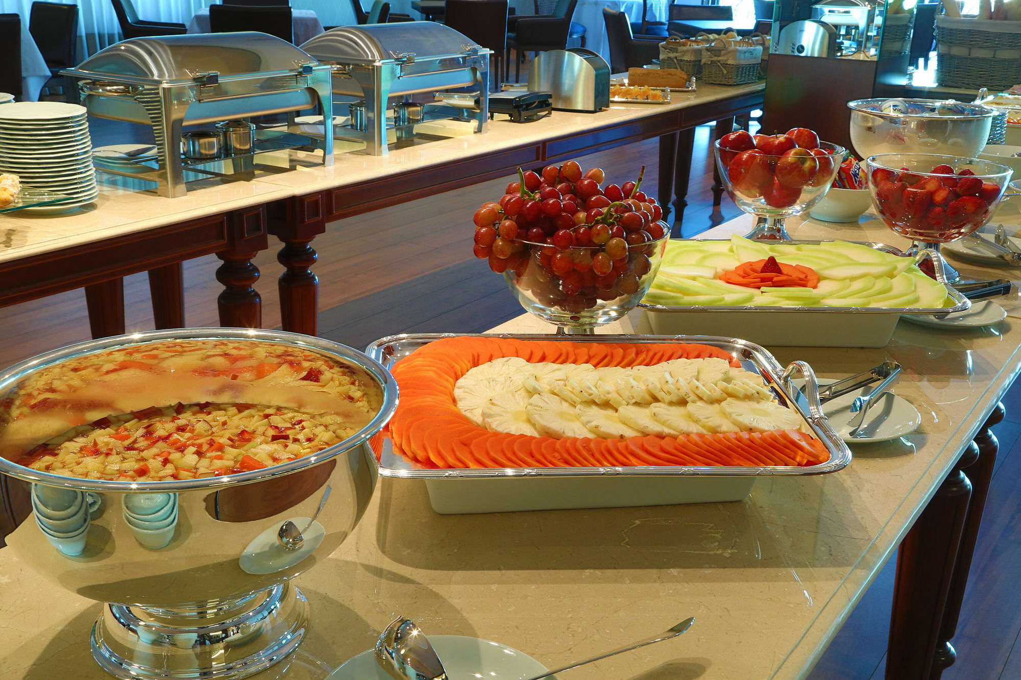 Hotel Mont Blanc Premium ريبيراو بريتو المظهر الخارجي الصورة A buffet at a hotel